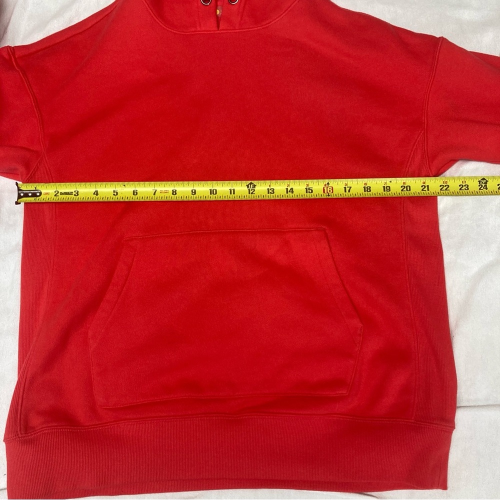 Zella Hoodie
Sweatshirt Long Sleeve
Woman's size S - Picture 6 of 16